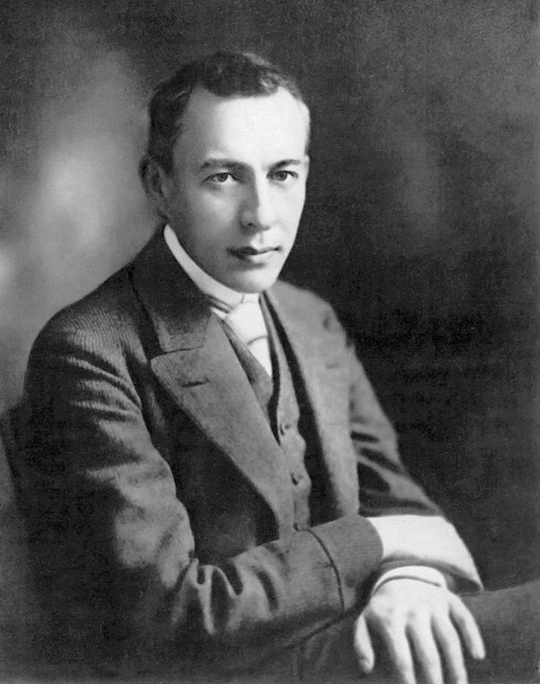Sergei Rachmaninov (1873–1943) là một nhà soạn nhạc, nghệ sĩ piano và là nhạc trưởng người Nga. Sergei Rachmaninov (1873–1943) là một nhà soạn nhạc, nghệ sĩ piano và là nhạc trưởng người Nga.