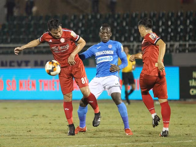 CLB TPHCM của ông Chung vừa vượt qua Than Quảng Ninh ở vòng 21 V-League