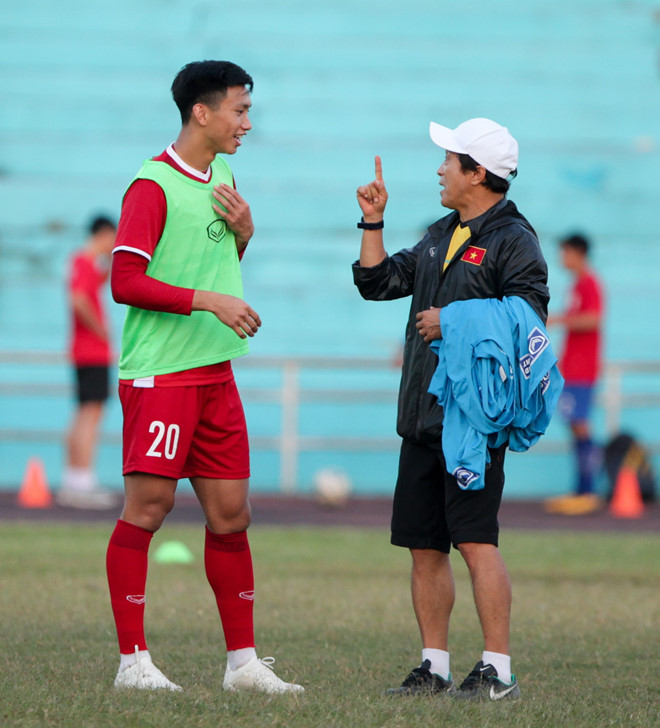 Đoàn Văn Hậu mới 20 tuổi nhưng đã để lại dấu ấn rất rõ nét trong lối chơi của đội tuyển Việt Nam