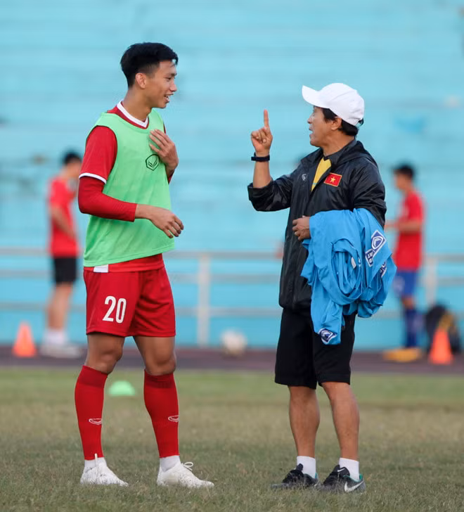 Đoàn Văn Hậu mới 20 tuổi nhưng đã để lại dấu ấn rất rõ nét trong lối chơi của đội tuyển Việt Nam