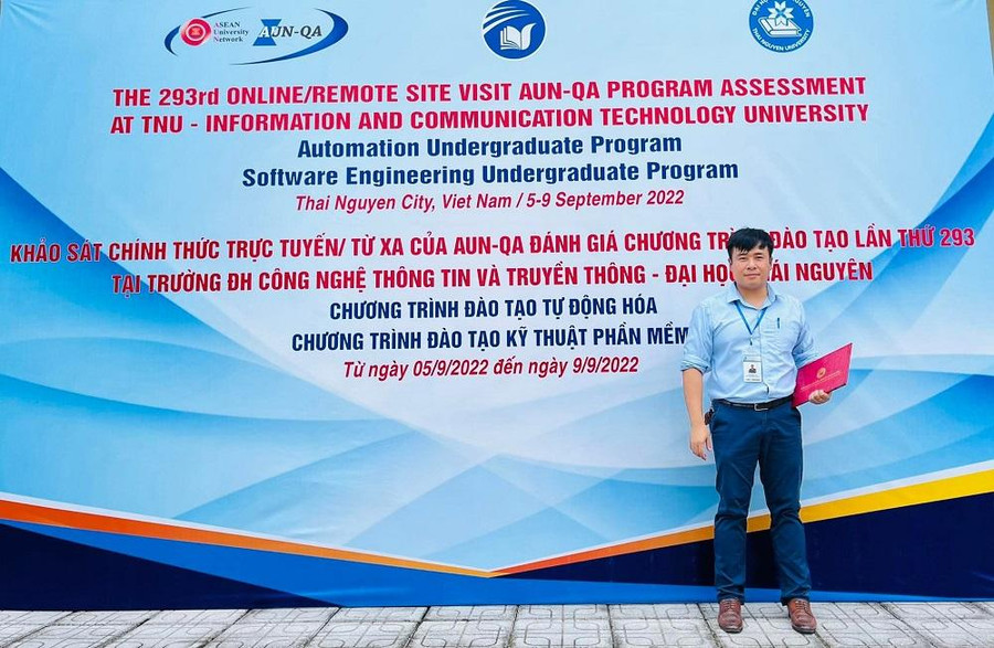 TS, Trần Quang Quý không ngừng đổi mới nội dung phương pháp giảng dạy truyền cảm hứng học tập và đam mê nghiên cứu khoa học cho học viên, sinh viên.