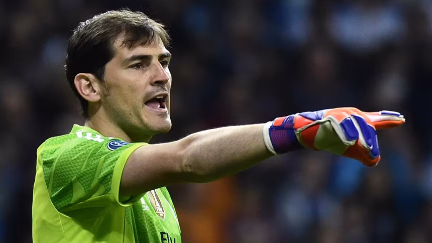 Iker Casillas sẽ chia tay bóng đá khi mùa giải này kết thúc.