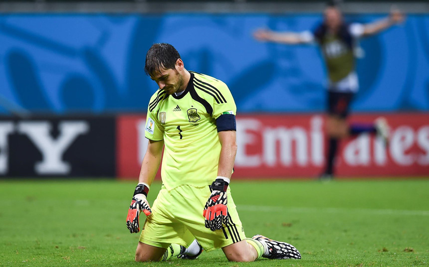 Cái kết buồn cho huyền thoại Iker Casillas ảnh 4 Iker Casillas giai nghe: Cai ket buon cho mot huyen thoai hinh anh 7