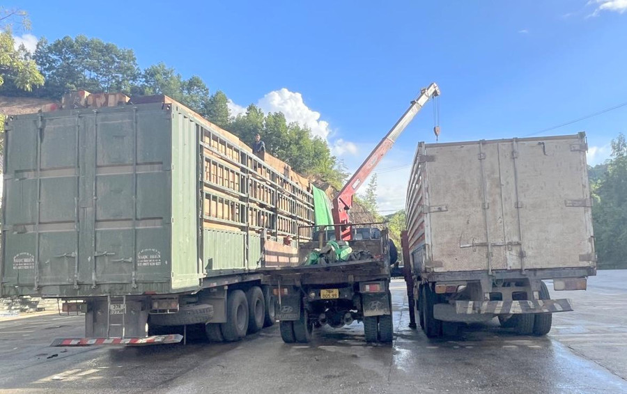 Hạ tải các phương tiện chở vượt tải.