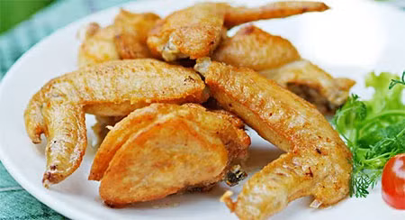 Ăn 3 cánh gà trong 5 phút, người đàn ông chết nghẹn