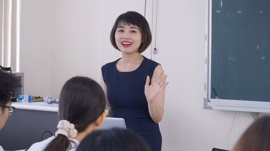 HLV Đinh Lê Huyền Trang - Navigos Group chia sẻ những bí quyết dành cho sinh viên khi tham gia phỏng vấn