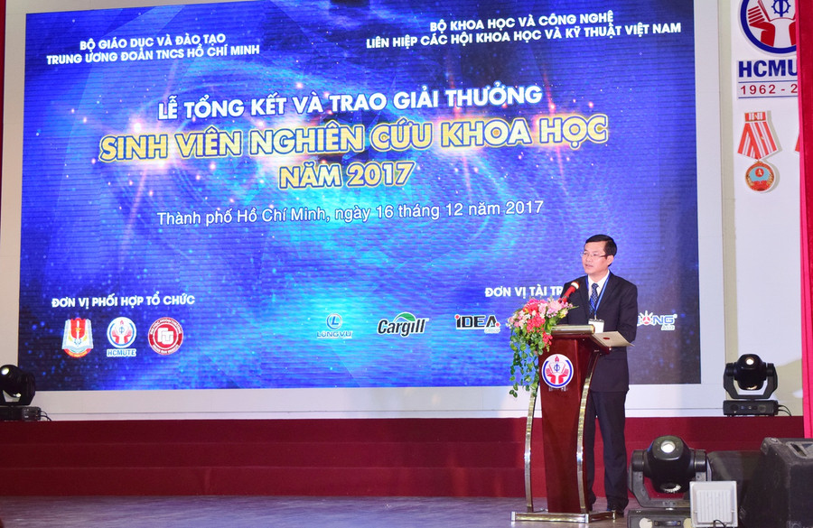 Thứ trưởng Nguyễn Văn Phúc phát biểu tại lễ trao giải