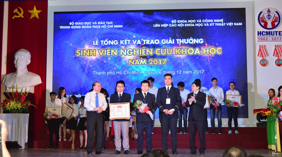 Nhóm sinh viên Trường ĐH Hàng Hải đạt giải Nhì tại cuộc thi