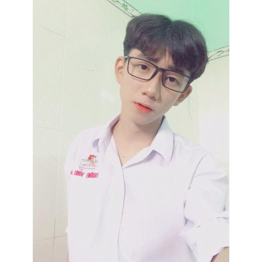 Nam sinh Long An sở hữu vẻ ngoài như tài tử Hàn ảnh 2 Nam sinh Long An sở hữu vẻ ngoài như tài tử Hàn ảnh 2