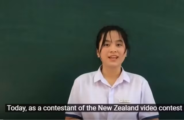 Lan Anh(lớp 11A8, chuyên Anh, trường THPT chuyên Vĩnh Phúc, tỉnh Vĩnh Phúc).