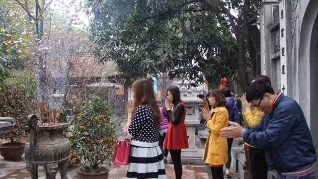 Muốn đổi vận F.A trong 2018, đừng quên hành hương đến những ngôi chùa “xóa ế” này ảnh 2