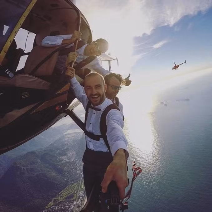20 ý tưởng chụp ảnh cùng đám bạn thân câu like ầm ầm trên Facebook và instagram ảnh 6