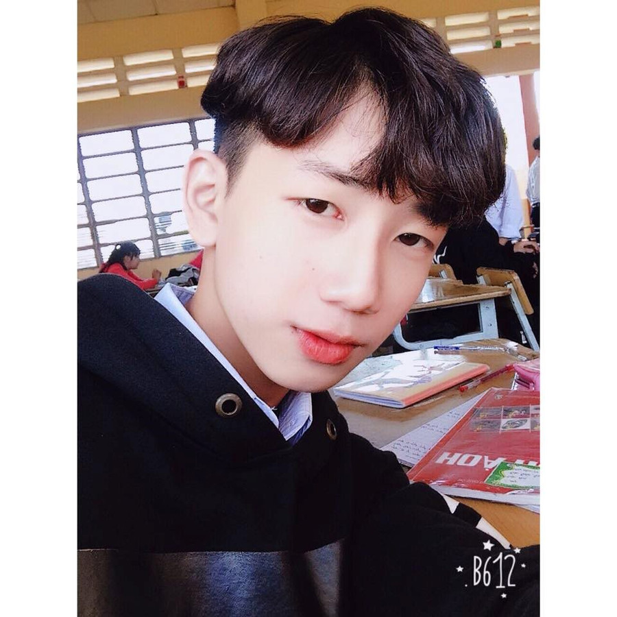 Nam sinh Long An sở hữu vẻ ngoài như tài tử Hàn ảnh 1 Nam sinh Long An sở hữu vẻ ngoài như tài tử Hàn ảnh 1