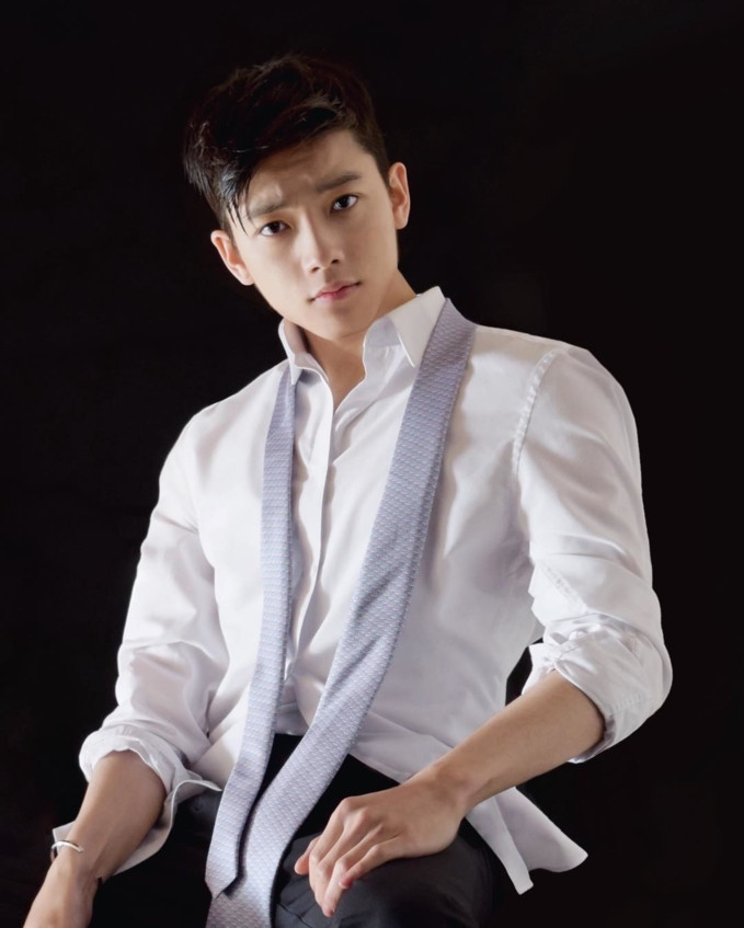Lục tung tài khoản MXH của "soái ca" Chris Khoa - Nhân viên Bộ Tài Chính Anh ảnh 1 Lục tung tài khoản MXH của "soái ca" Chris Khoa - Nhân viên Bộ Tài Chính Anh ảnh 1