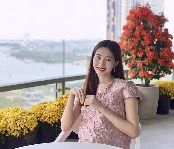 Hoa hậu Đặng Thu Thảo vẫn đẹp rạng ngời trong thời gian bầu bí.