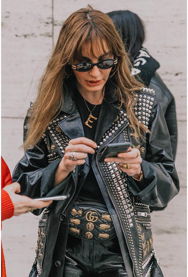 Mỗi tín đồ thời trang lại có cách chọn lựa belt bag khác nhau để phối đồ nhằm tôn lên phong cách riêng của mình. Mỗi tín đồ thời trang lại có cách chọn lựa belt bag khác nhau để phối đồ nhằm tôn lên phong cách riêng của mình.