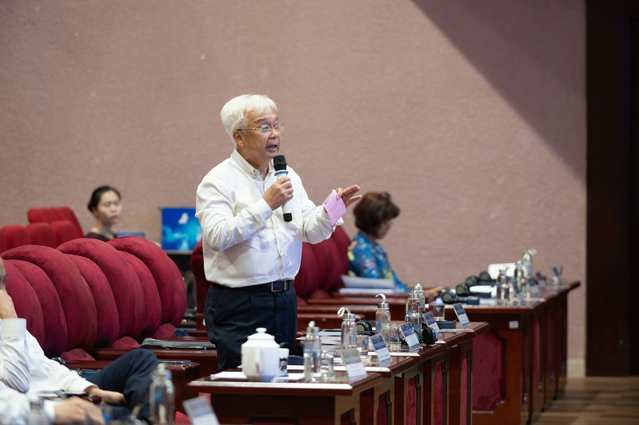 Ông Phan Thanh Bình - Nguyên Chủ nhiệm Ủy ban Văn hóa, Giáo dục của Quốc hội nêu ý kiến. Ông Phan Thanh Bình - Nguyên Chủ nhiệm Ủy ban Văn hóa, Giáo dục của Quốc hội nêu ý kiến.