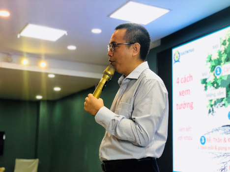  Thầy giáo Trần Việt Quân.