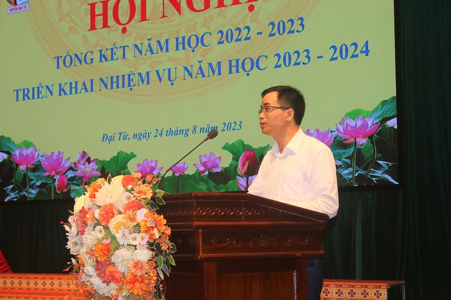 Ông Đào Xuân Tân, Phó Giám đốc Sở GD&amp;ĐT tỉnh Thái Nguyên phát biểu tại hội nghị.