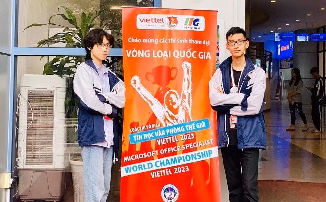 Hai học sinh đạt điểm tuyệt đối.