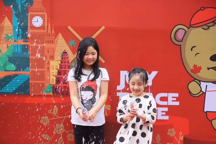 Cùng các bạn nhỏ làm pháo hóa Ấn Độ