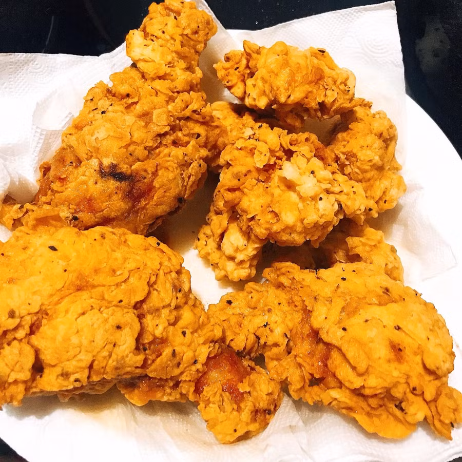 Chỉ cần cho thứ này, món gà rán KFC sẽ giòn, xốp, ngon như ngoài hàng