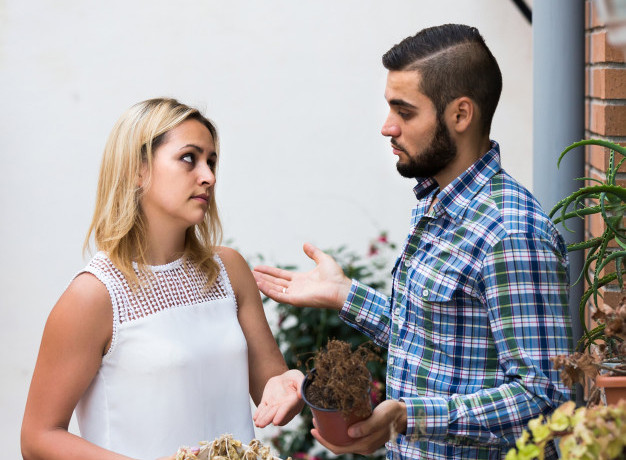 Lỡ “gây chuyện”, chồng nhọc nhằn thú tội với vợ