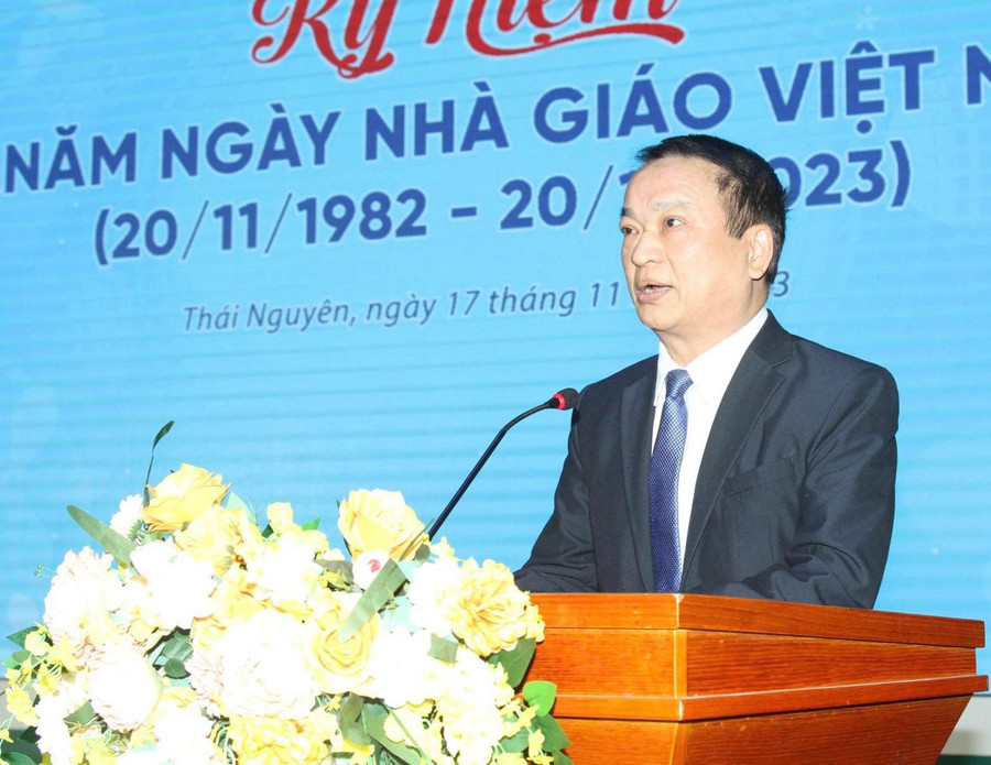 GS.TS Phạm Hồng Quang, Bí thư Đảng ủy, Chủ tịch Hội đồng Đại học Thái Nguyên phát biểu tại buổi lễ. GS.TS Phạm Hồng Quang, Bí thư Đảng ủy, Chủ tịch Hội đồng Đại học Thái Nguyên phát biểu tại buổi lễ.