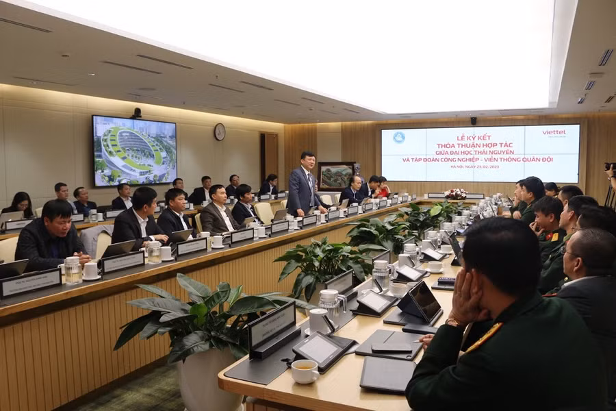 PGS.TS Hoàng Văn Hùng, Giám đốc Đại học Thái Nguyên phát biểu tại buổi lễ.