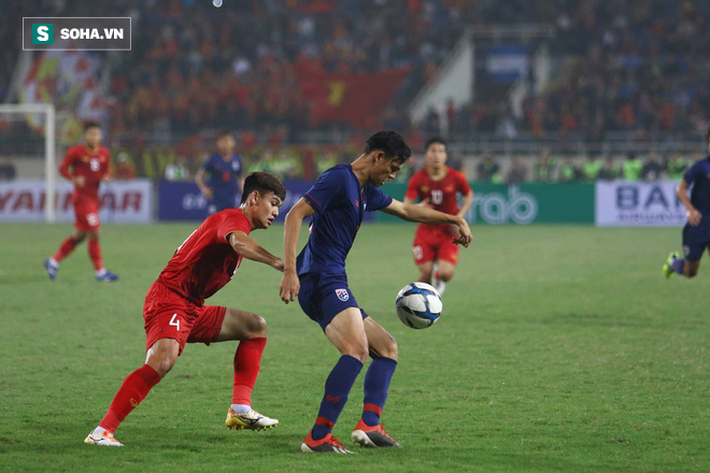 Hồ Tấn Tài (số 4) bị treo giò ở trận U23 Việt Nam gặp U23 UAE