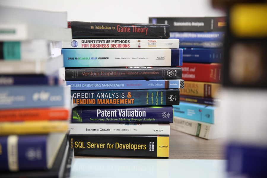 UEH - Cái nôi đào tạo nhà quản lý và doanh nhân thành đạt ảnh 2 UEH - Cái nôi đào tạo nhà quản lý và doanh nhân thành đạt ảnh 2