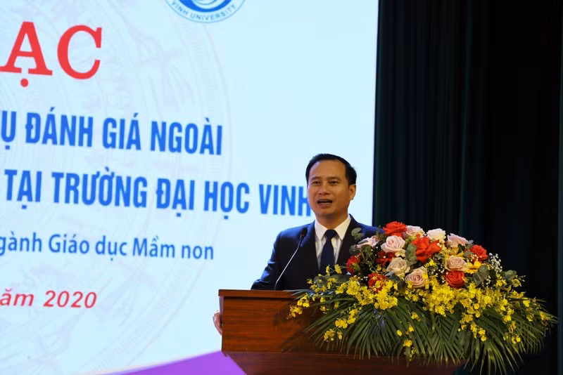GS.TS. Nguyễn Huy Bằng - Hiệu trưởng Trường Đại học Vinh phát biểu