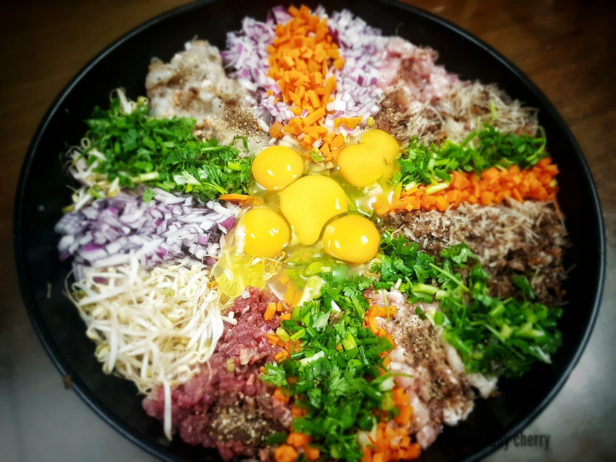 Bí quyết làm món nem rán giòn tan, thơm ngon cho mâm cỗ Tết ảnh 1