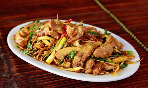 Làm món thịt lợn, gà xào sả ớt cho cả nhà vừa ăn vừa gật