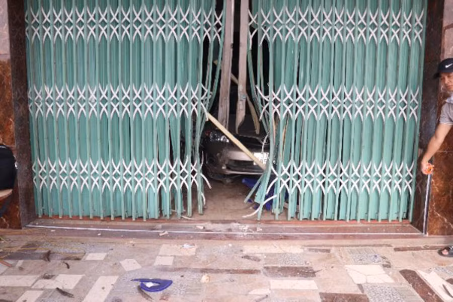 Hiện trường vụ tấn công bằng chất nổ tự chế.