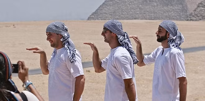 Tư thế tạo dáng của những 