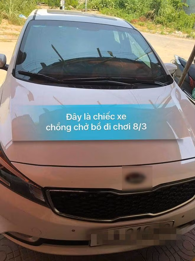 chong cho bo di choi 8/3 bang o to roi khoe anh, vo 'chot' cau khien dan mang ha he - 1