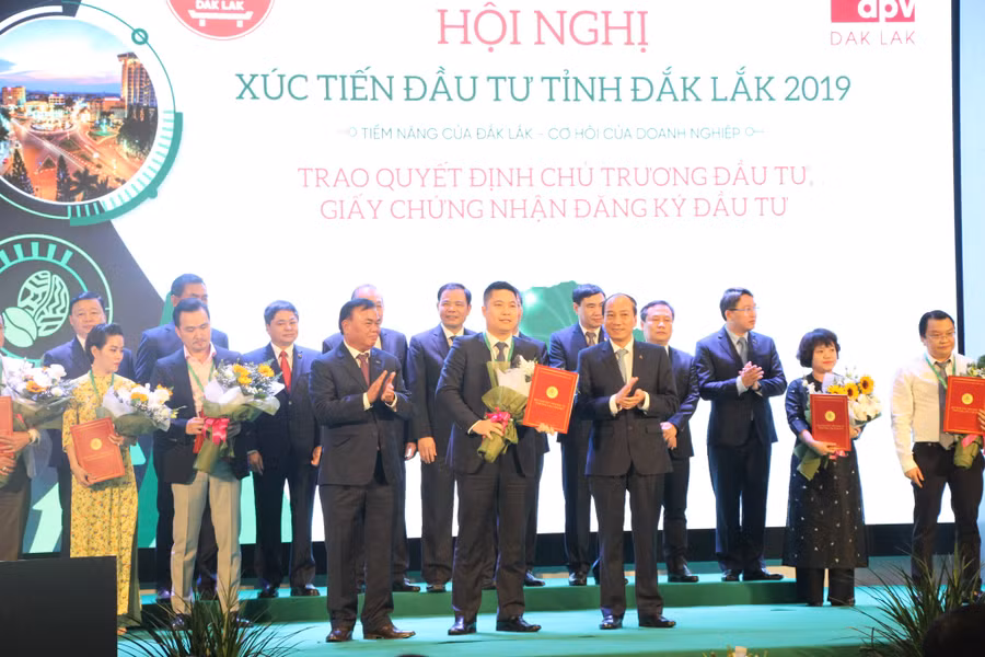 Tại hội nghị xúc tiến đầu tư đã diễn ra lễ ký kết Chương trình hợp tác và Bản ghi nhớ giữa tỉnh Đắk Lắk với các Bộ. Đồng thời, tỉnh Đắk Lắk cũng trao giấy chứng nhận đăng ký đầu tư; Quyết định chủ trương đầu tư; Bản ghi nhớ đầu tư.