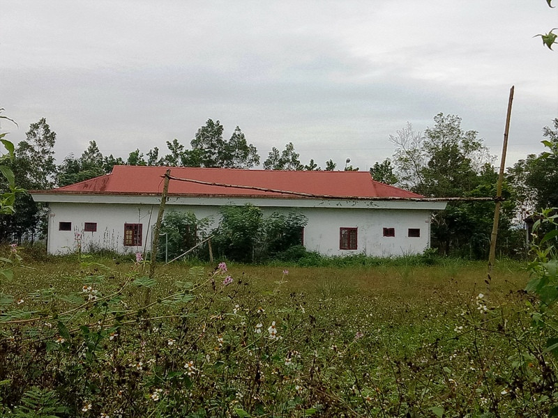 Sân thể thao của khu Trung tâm Làng Thanh niên lập nghiệp sông Chàng. Sân thể thao của khu Trung tâm Làng Thanh niên lập nghiệp sông Chàng.