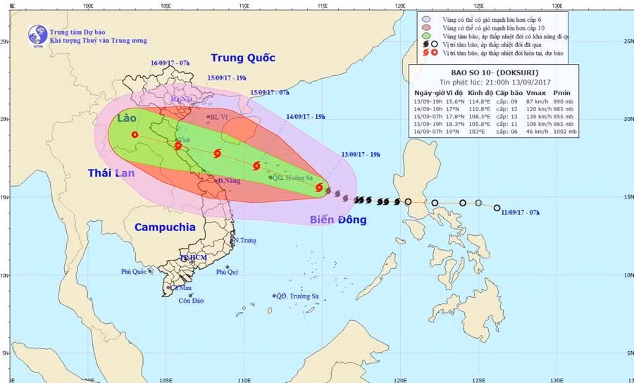 Quảng Bình: Hơn 200.000 học sinh nghỉ học vì bão số 10