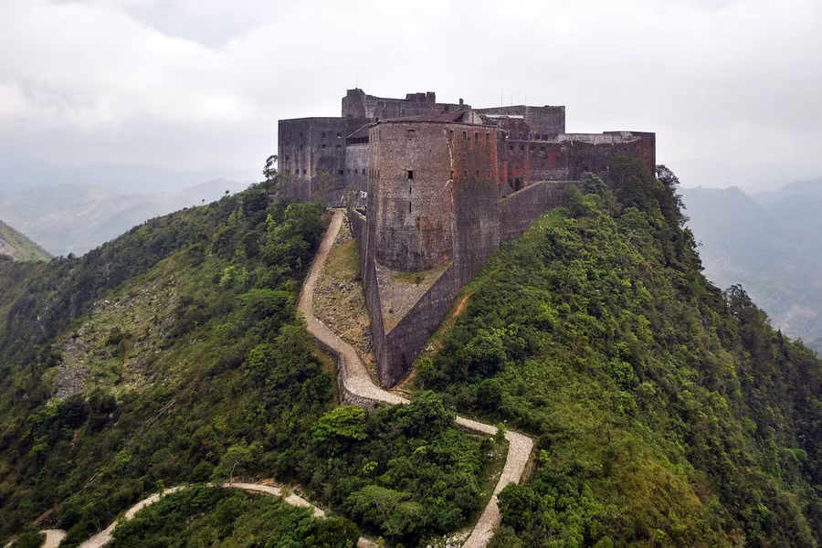 Du ngoạn pháo đài Citadelle Laferriere