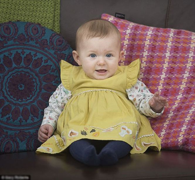 Bé gái sinh ra từ tinh trùng đông lạnh của người bố bị ung thư ảnh 1 tinh trùng đông lạnh - ảnh 1