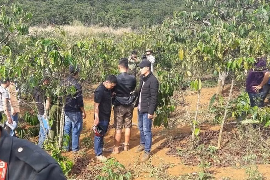 Hãi hùng vợ giết chồng phi tang xác rồi báo mất tích đánh lạc hướng điều tra