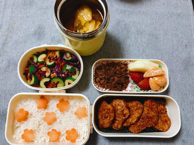 Tròn mắt thán phục người vợ "quốc dân": Mỗi ngày chồng đi làm là một hộp cơm vừa ngon vừa đẹp, đủ 26 bữa/tháng - Ảnh 6.