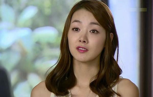 con dau om quan ao tien mung bo ve ngay dem tan hon vi mot cau noi cua me chong - 3