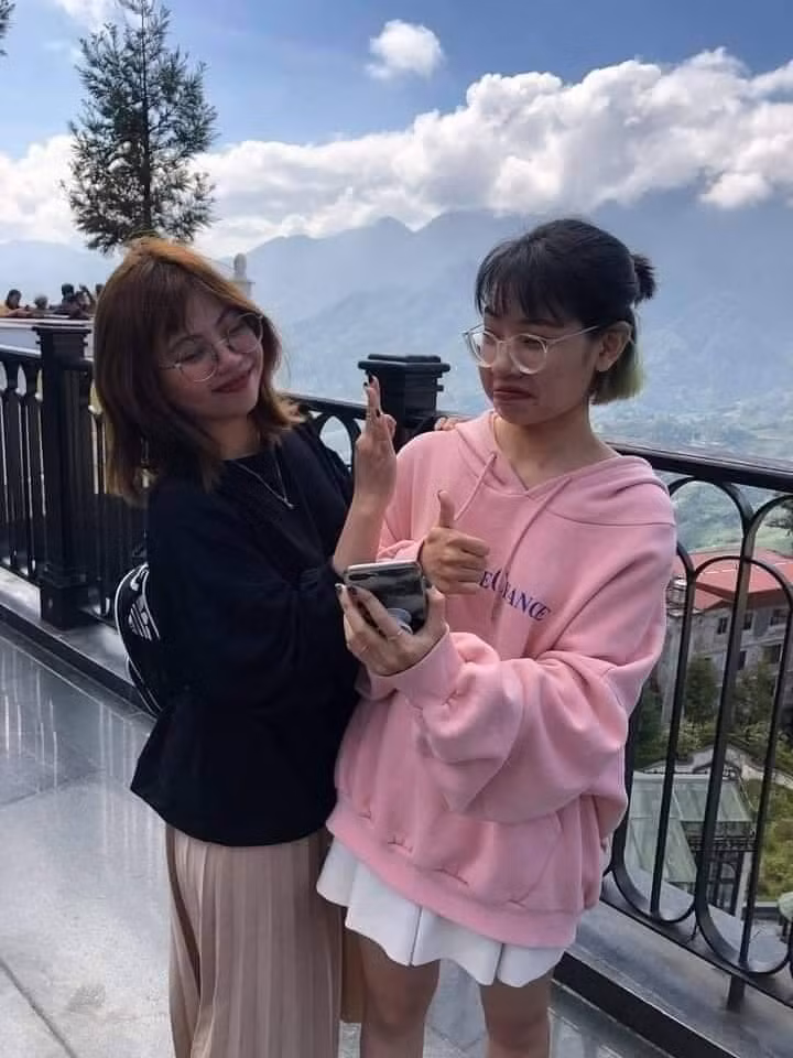 Tới đây là tình bạn vẫn thắm thiết nha mọi người