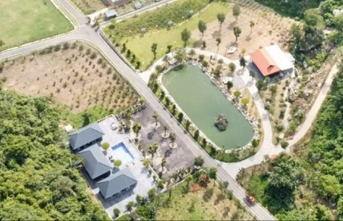 Hàng loạt công trình xây dựng trong thời gian dài nhưng không được chính quyền xử lý dứt điểm.