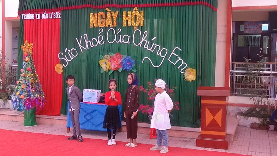 Tiểu phẩm “Tình mẹ con”.