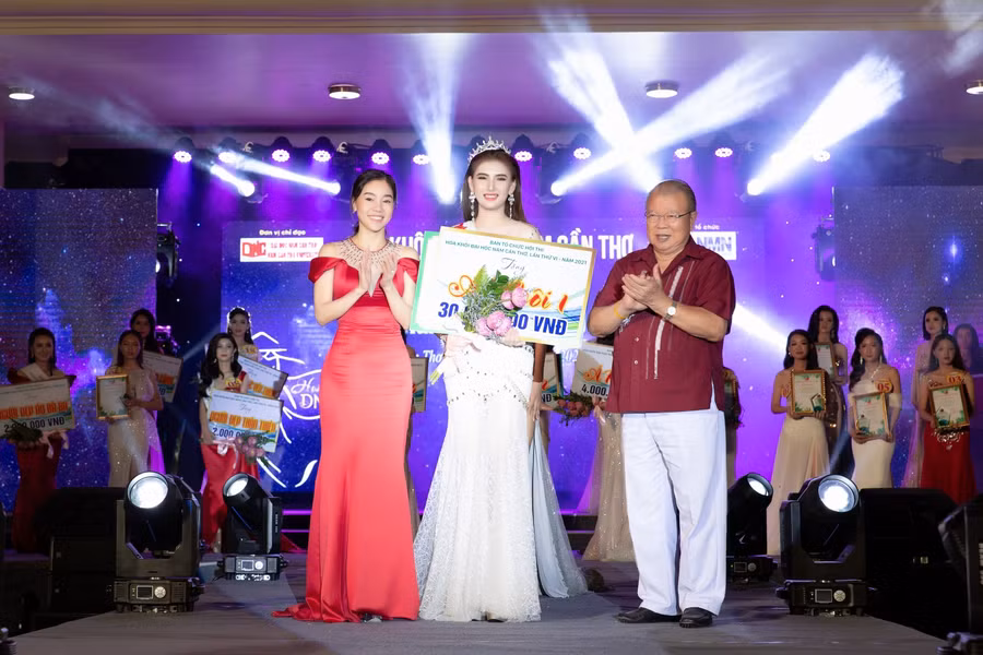 Á khôi 1 Nguyễn Ngọc Tường Vy