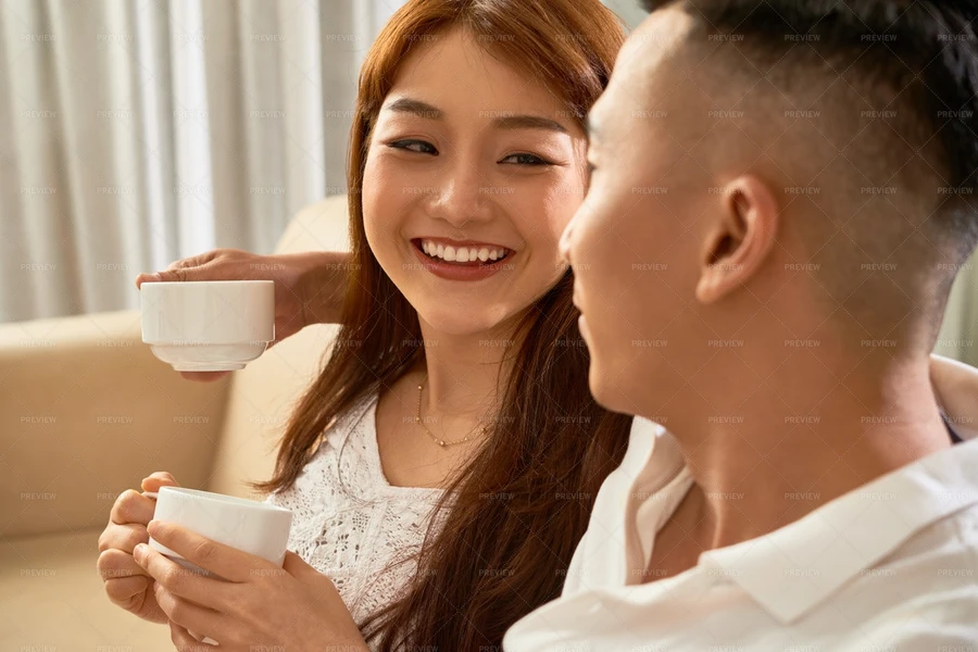 Người vợ... chiều chồng